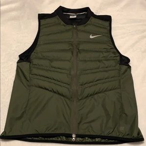Large green men’s Nike vest